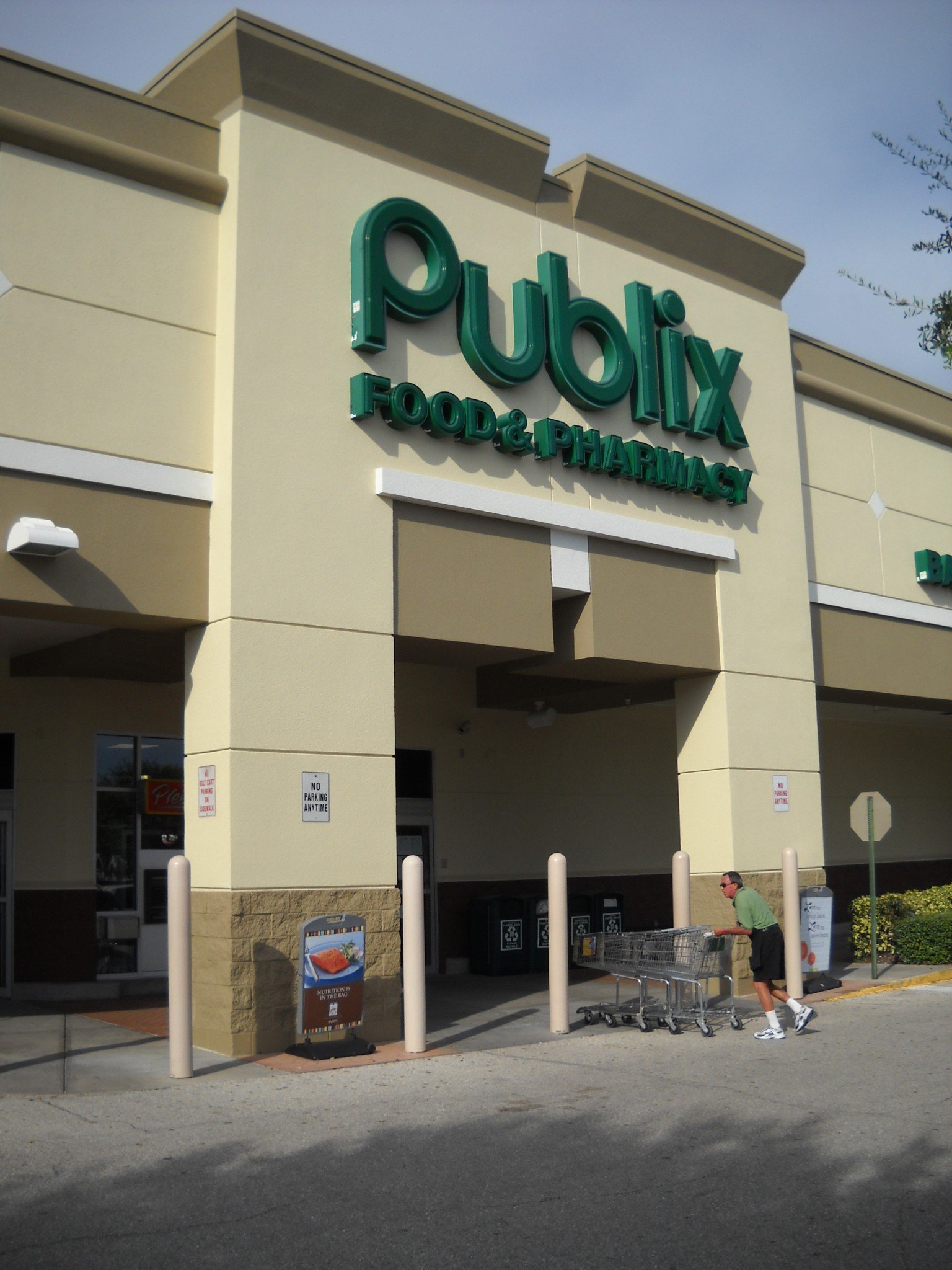 Publix storefront during commercial exterior painting