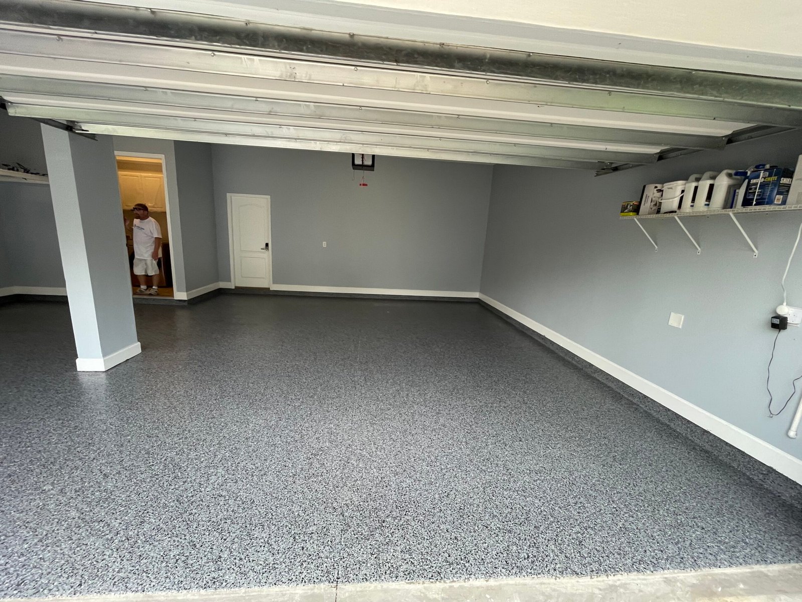 Garage floor coating with full-broadcast chip finish in Nocatee, FL