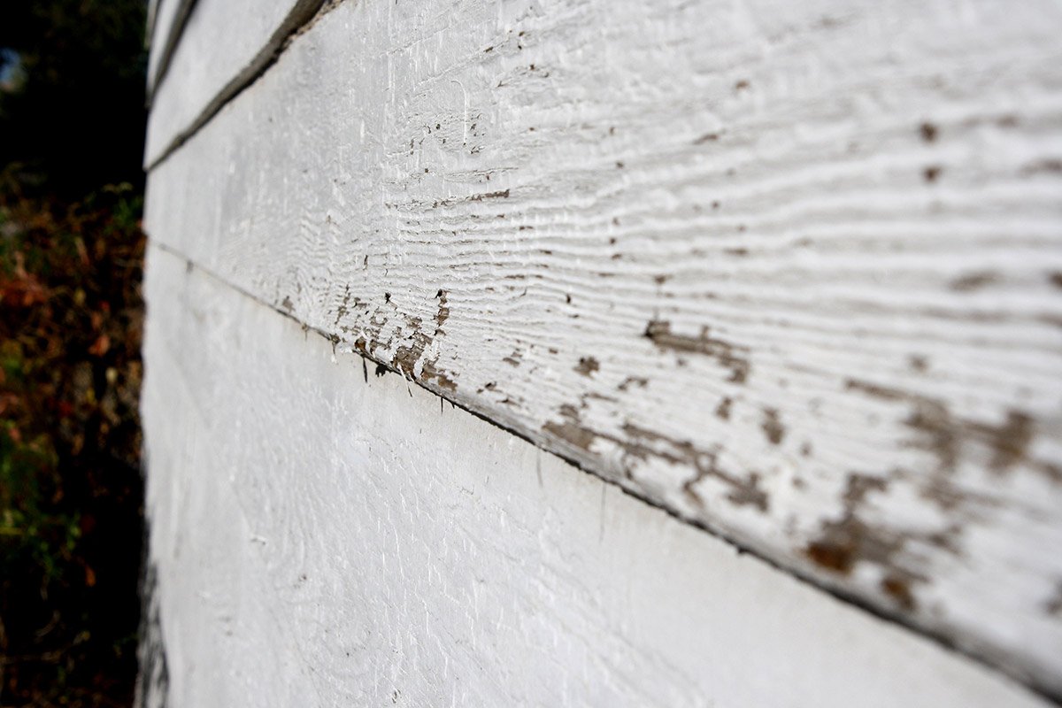 Why Is Your Exterior Paint Falling Off? | A New Leaf Painting