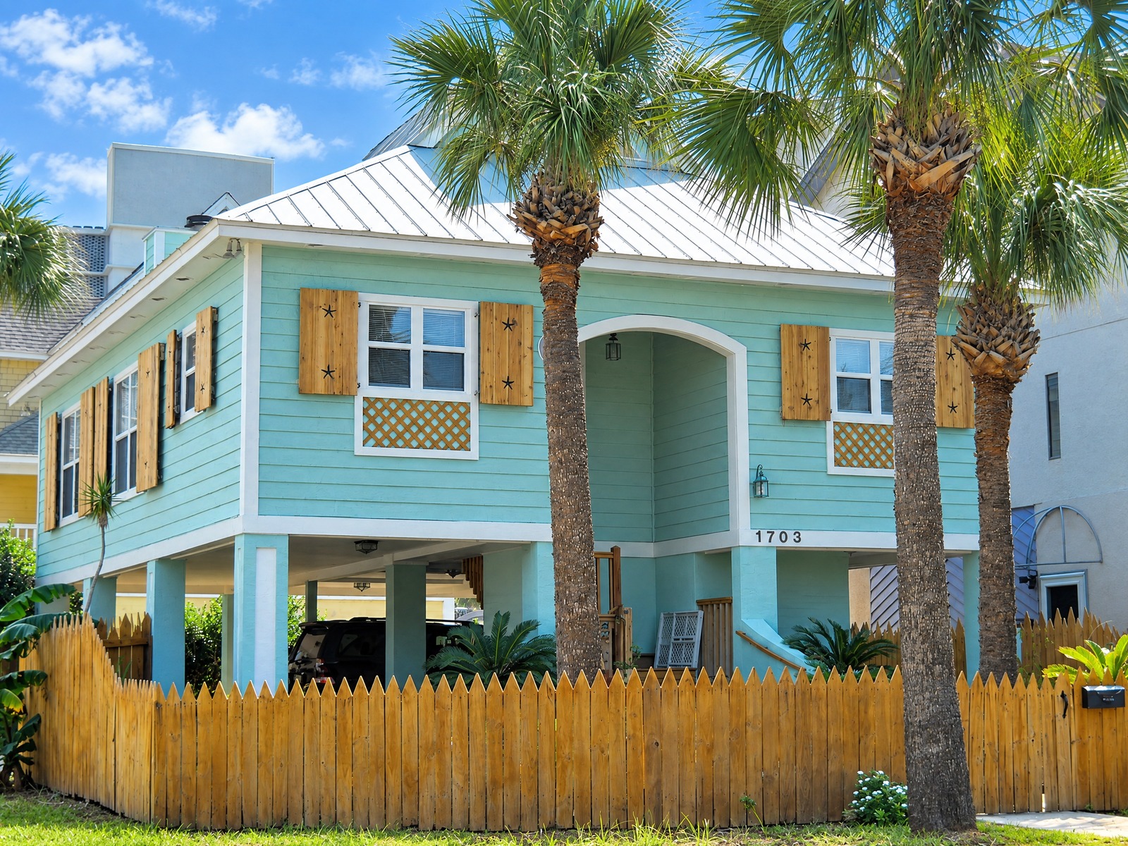 Exterior house painting project completed in Jacksonville Beach, FL