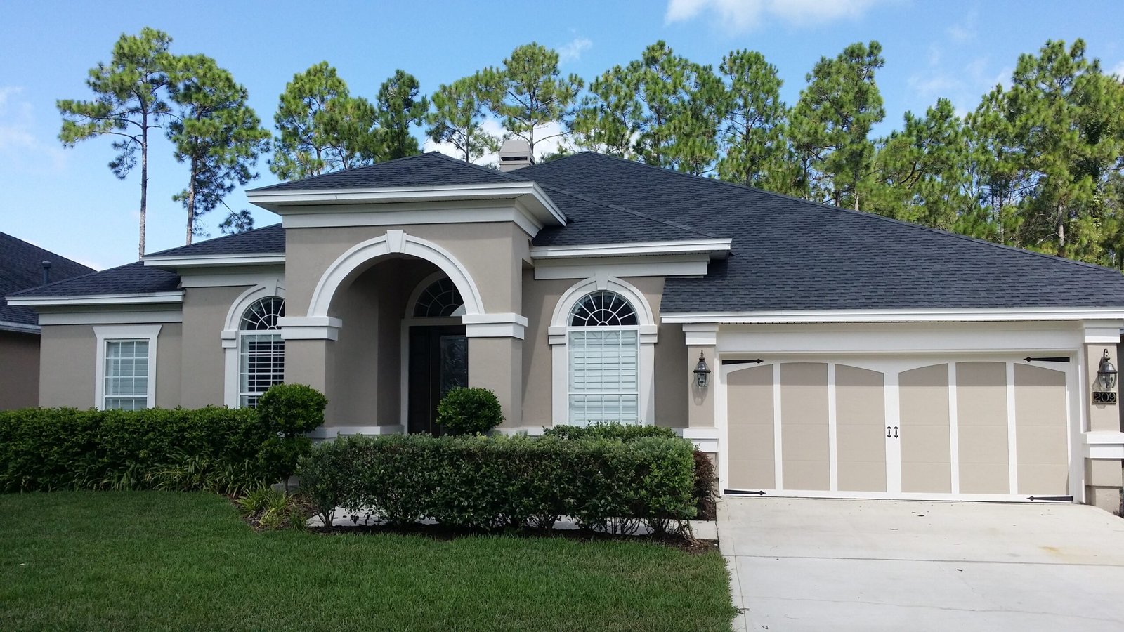 Professional residential exterior house painting in Jacksonville, FL.